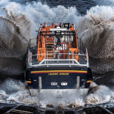 Steve Duncombe • If I'm not wandering the streets of London with my camera I'm probably at the coast! • Support @rnli • Instagram @ watchandshoot_lifeboats