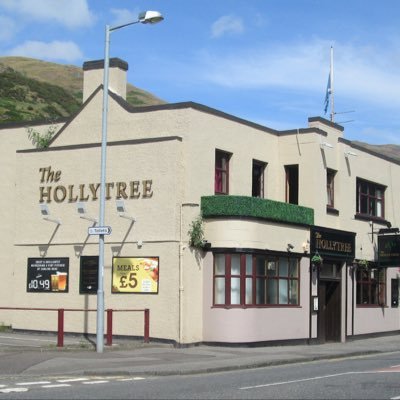 HollytreeInn's profile picture. under new ownership. great food. regular entertainment. busy bar and lounge.