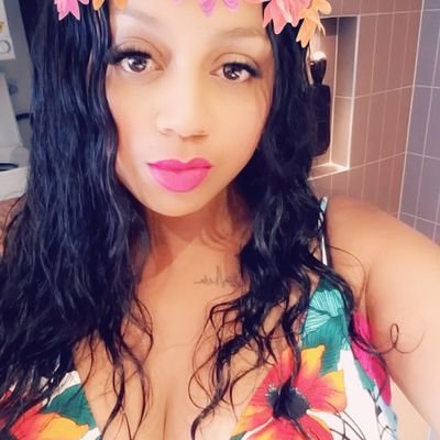 torrimicheli's profile picture. 🌈🌴 💄👑