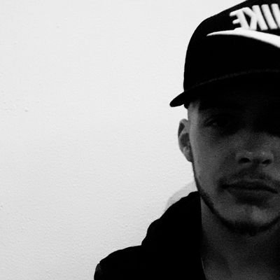 ArctooI's profile picture. 