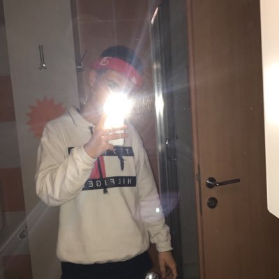 jjhj83's profile picture. 