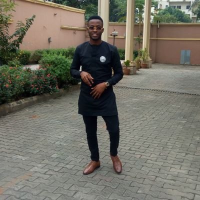 Onye Igbo.
Frontend Developer. 
👨‍🎓M. Sc.