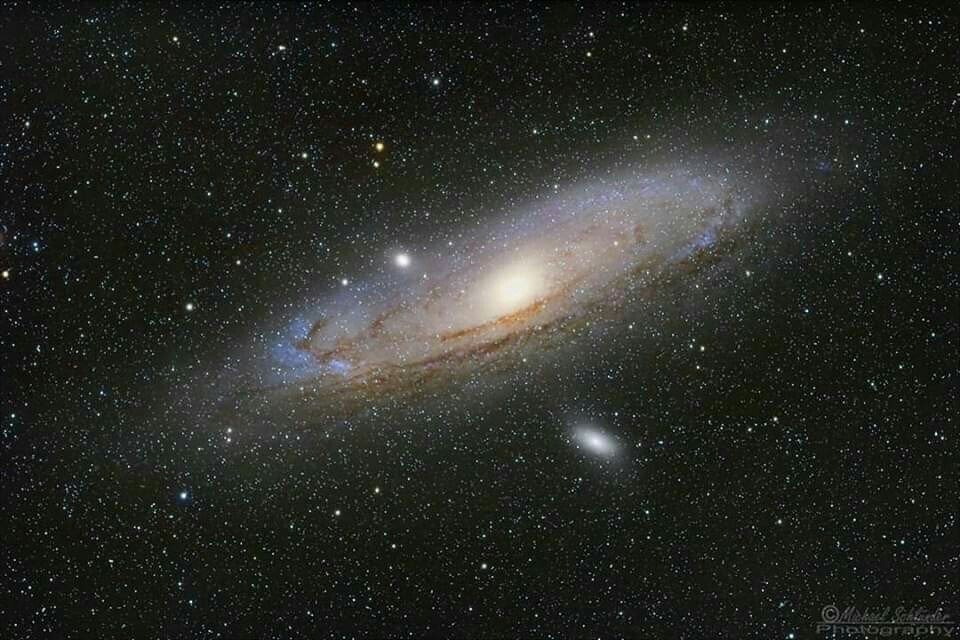 Astro- Physics - Astronomy - Biology - Geology ; Nature World - Beautiful Vietnamese Nature.
Languages German. English and some others. ........