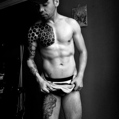 TeoDancer24's profile picture. Bailarín, estudiante de veterinaria , 28años, https://t.co/sLRrADB6XP Sugestivo, provocativo