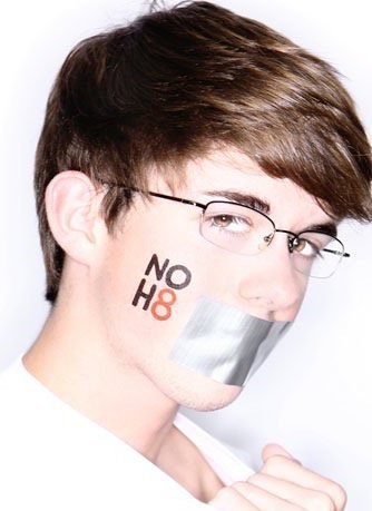 ProjectLifeVest's profile picture. An organization meant to be a helping hand, a life vest, to as many LGBT teens and adults as possible.