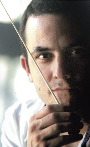Chilean Conductor
Conductor in residence of Teatro Municipal de Santiago