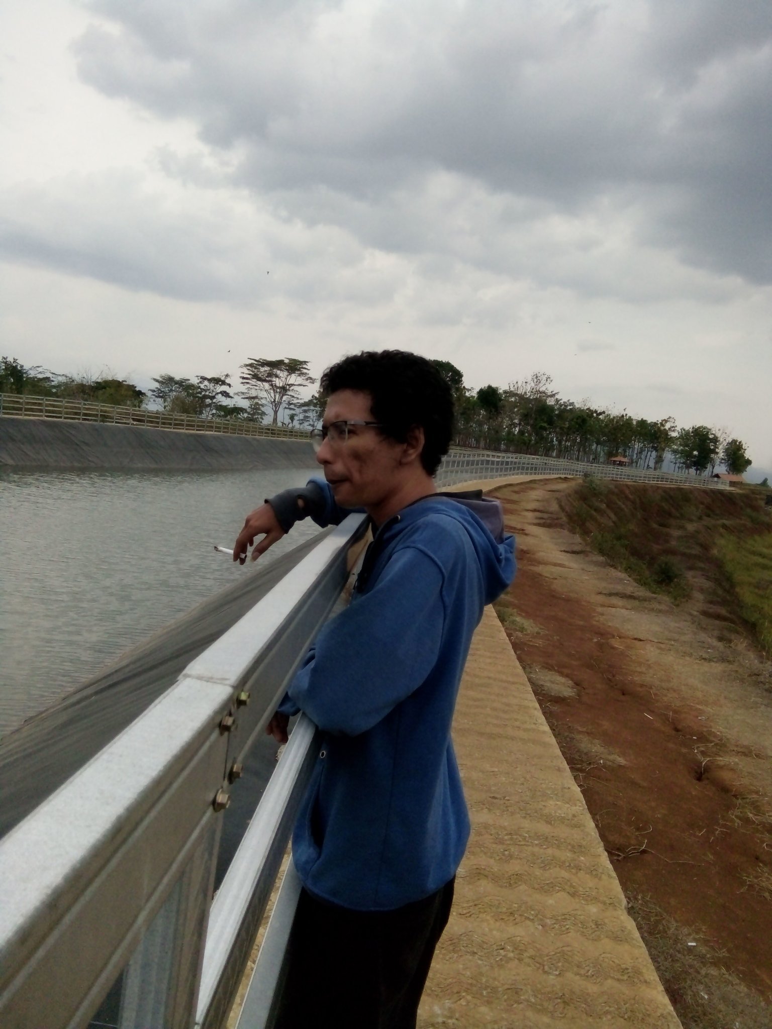 victor43407248's profile picture. Karyawan