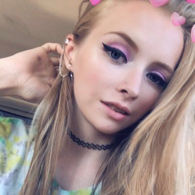 cambambiiitch's profile picture. Hi I’m Cam and I’m gay🤷🏼‍♀️😂