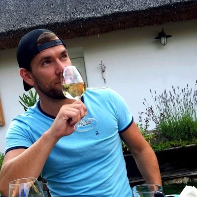 alessalaba's profile picture. Self-proclaimed expert of anything