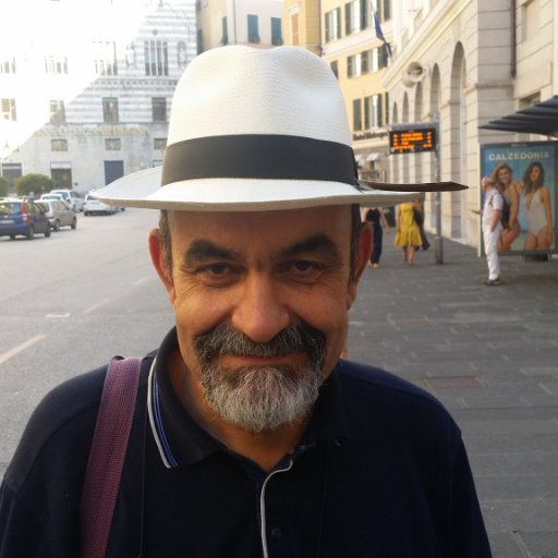 Pensionato.
Ho lavorato come impiegato presso il Credito Italiano (ora UniCredit). E sono stato sindacalista FISAC CGIL per 31 anni