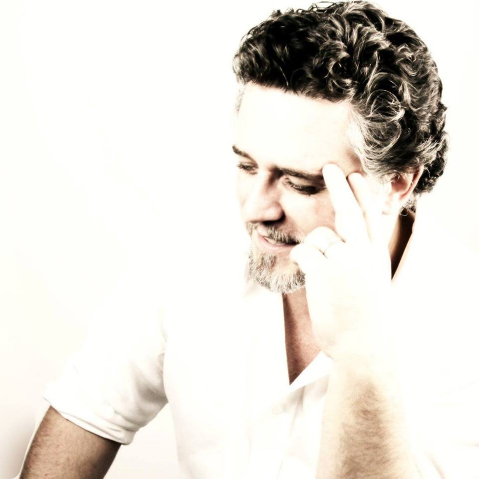 EmlynImages's profile picture. Photographer of people and places.