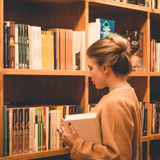 What's the latest ideas and news in the always-changing world of #librarians? You'll find it here. #books #library