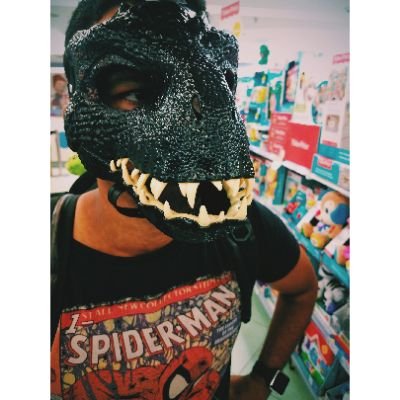 Sou rockstar perfumado de cultura pop/geek. Pai da Cleopatra Lestrange e do Dobby Grayson 🐶. Advogado e militante LGBT 🏳️🌈 nas horas vagas💥