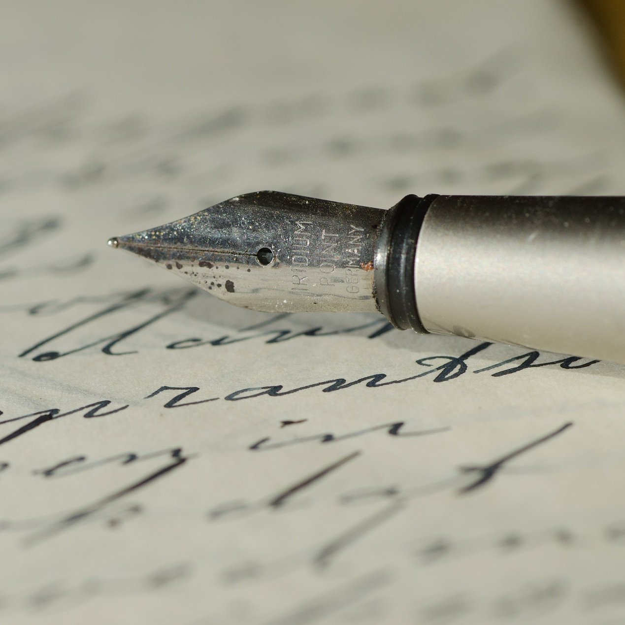 effin_r's profile picture. I'm an all-original independent author and publisher. Come say hello!