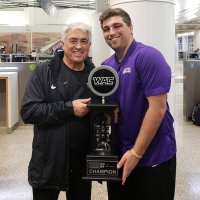 Carlo Mosnia (@bigmanoncampus3) 's Twitter Profile