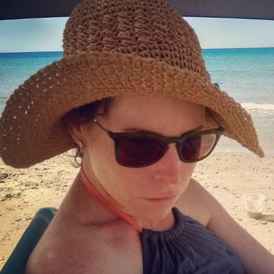 HararyTal's profile picture. אמא לשלושה+1+חתול+כלבה בגודל של סוס, במאית, מפתחת, קודחת ולאחרונה בעיקר צורחת