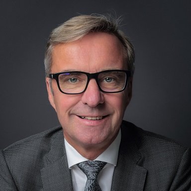 #Avocat au Barreau de Paris - @simonassocies, spécialisé en #droit des technologies et de la #communication, défense des #marques, #cloudcomputing, #bigdata
