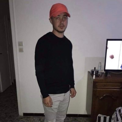 TechengJ's profile picture. 