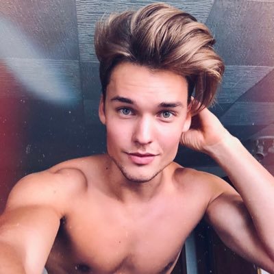 carlosbotcher's profile picture. Hello ❤️ Follow my life ❤️