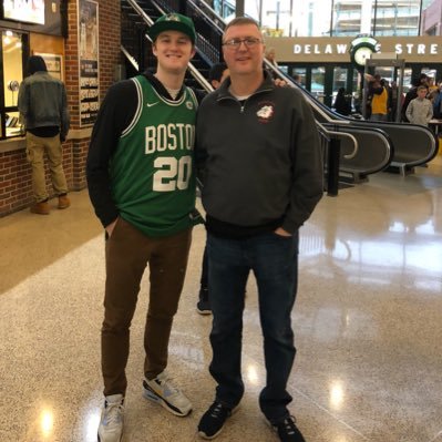 Evansville Bosse High School English Teacher since '93. Atlanta Braves Baseball. IU basketball. Boston Celtics. Miami Dolphins.