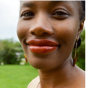 Co-author of My Divine Natural Hair: Inspiration and Tips to Love and Care for Your Crown (March 2024 @Broadleaf_Books) with @SheliaBurlock & @SylviaBurlock ✍🏿