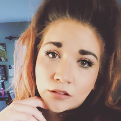 mamavenditti's profile picture. You scare the shit out of people so they can't see how scared you are.