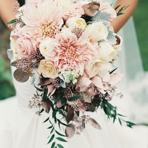 Pros in Vegas for all your wedding needs - photographers, ministers, DJs and more!