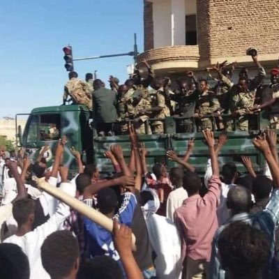 Dandana912's profile picture. سليمه نفوسنا ما بنخون عهود الزمه ✋🏼