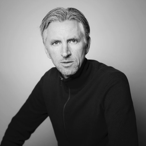 Journalist, schrijver, bezit Isaac, staart graag voor zich uit maar is geen dromer.