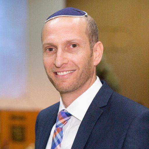 בעל, אב ל-4, מנהל תכנון ואסטרטגיה-ישראל של @nefeshbnefesh.
בין לבין, מתנדב כנהג אמבולנס וכונן תגובה מיידית ככה, בשביל הנשמה...