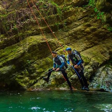 Une #PÊCHE #Extrême Unique de la #TRUITE Fario Sauvage, animée par l'#AVENTURE et l'#EXPLORATION d'Endroits Sauvages ! Rejoignez-nous sur #YOUTUBE et Facebook !