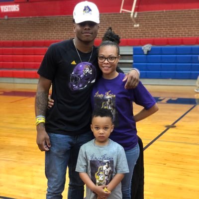 MOMMY👩👦, MODEL 💅🏽💃🏽 and a HUSTLER💪🏽💪🏽 Everything I DO, I DO for my #SONshine #AydenTyrell 💙💙💙