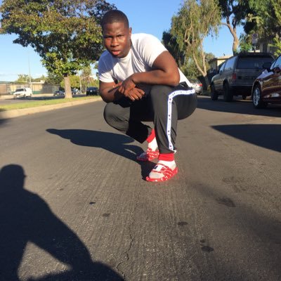 💎Diamond squad💎 chase the money💸 💸💸 https://t.co/0b0EumIIvW guy 👖 comedian😂💯