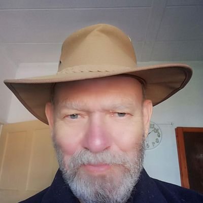 daan_obie's profile picture. The man who moves a mountain begins by carrying away small stones. 
Confucius