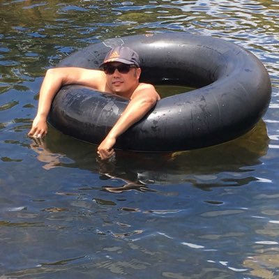 CA(SA), social ultra runner , travelling , reading and visiting new restaurants.