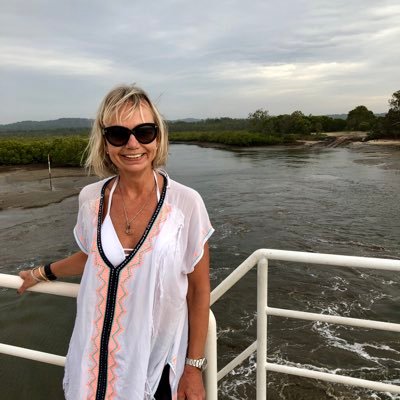 European immigrant (Dutch), Londoner since 94, lawyer, legal networker, equestrian dressage, travel, mountains, mother to 2 gorgeous, gutsy daughters.
