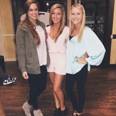 cindelanne's profile picture. Red, White & Blonde. ❤️🐘👱🏽‍♀️