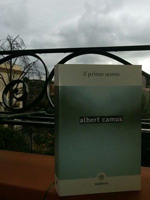 Consiglio libri che mi sono piaciuti particolarmente e condivido le mie opinioni. Spero che possano suscitare interesse nei vostri confronti.