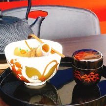 東プラザ 1Ｆ和室で毎週活動しております！！🍵🍡質問、部活見学の申し込み等はリプやDMでお気軽に！✨️質問箱もぜひご利用ください‼️https://t.co/7jzEnew9d5