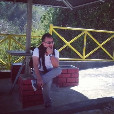 zeandano's profile picture. Let's smile...
line Id: goropa13
IG: @sanesuronoto