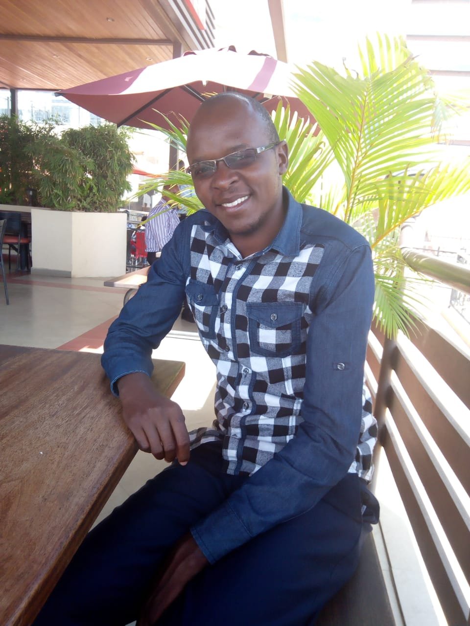 elijah_livai's profile picture. Teacher, Environmentalist, teenage Counselor and father.