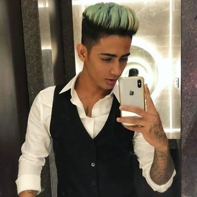 ShibbiF's profile picture. proud Muslim🕌|craziest fan of 😘@beingsalmankhan @lostboy54| #teamkaranVirBohra #KVBarmy #HeroKVB | #danishzehen forever alive in my #zehen♥️