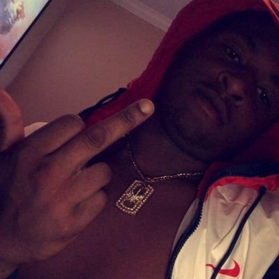 Fuck A Middle Man Im Da Plug⛽️🍃 😎              M🖕🏾ddle finger up to the oops.