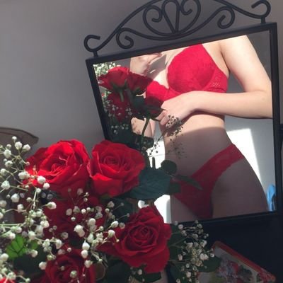 🍑 zawsze mokra 💦 bi 👅napisz na dm zawsze odpisze ✨