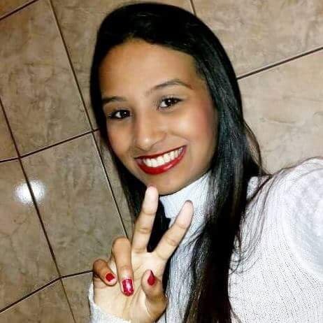 beth_ferreira's profile picture. I got that sunshine in my pocket