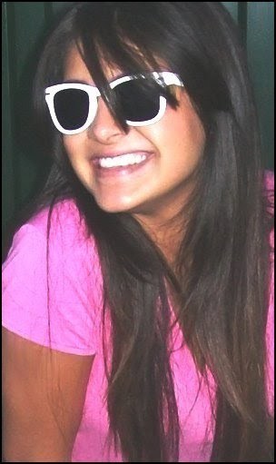 Very happy for everything I am and have. 
Fanática por meu time, música boa e açaí (: