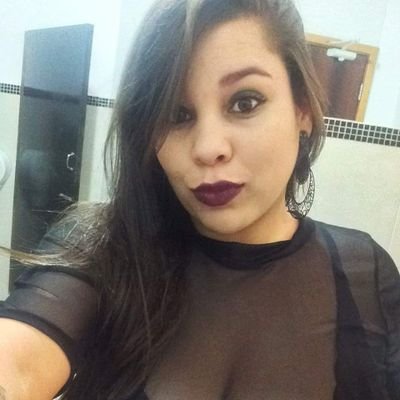 Não vou deixar de gritar minha felicidade por medo da inveja. O mal olhado não é nada perto da luz que me guia...