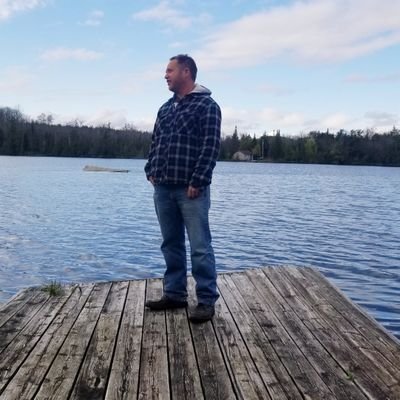 drew_31's profile picture. Dad life👭 Truck life 🇨🇦 Living life😎