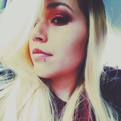 👶🍼Allen's Momma 💙5/7/18💙 ♏ Scorpio. 👍👑 💄Make up lover, and lover of animals🐶🐥🐺🐱🐭🐷🐸🐰