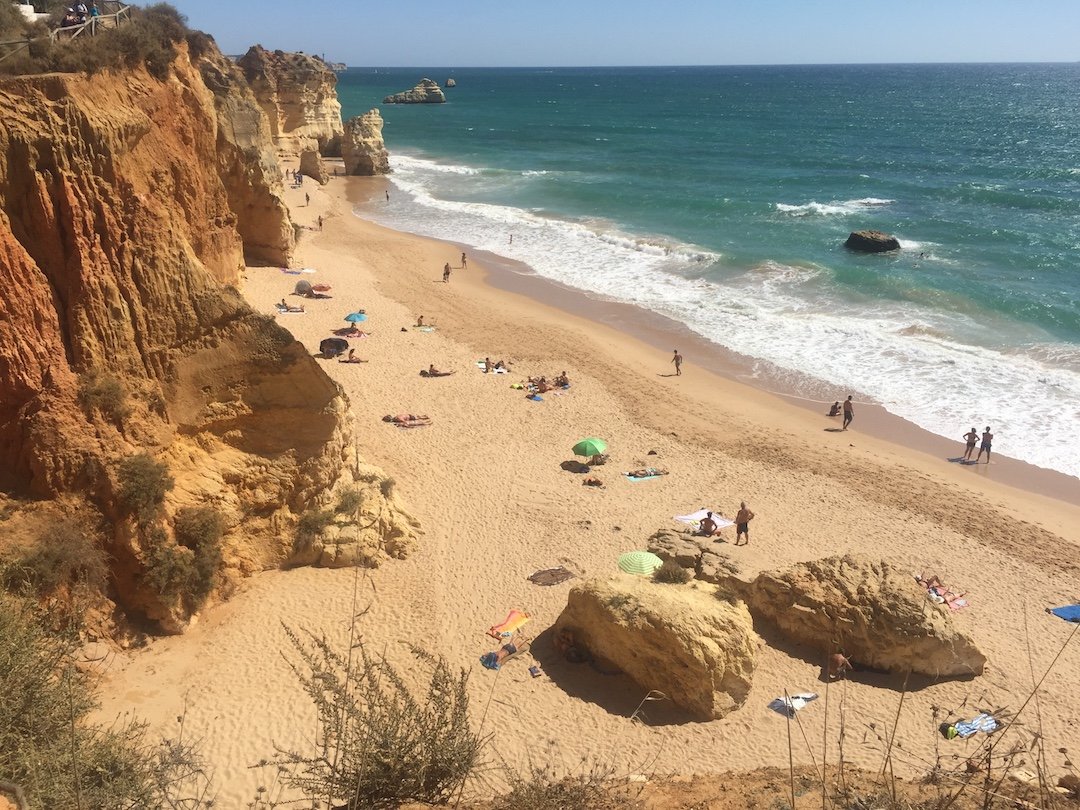 RetireToTheSun's profile picture. Apartments wanted and to rent during winter season Algarve, download our free Travel Guide https://t.co/uBmOesZzBT 😎 #Retirement #Travel #Algarve